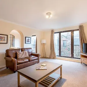 Joivy Stylish Apt Next To Dean Village With Free Parking Apartment
